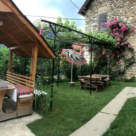 Guest House Ulaj Vuthaj Zewnętrze zdjęcie